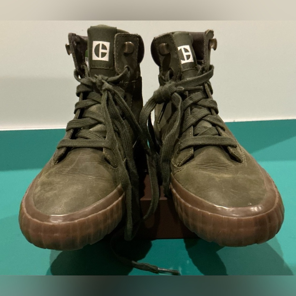 Caterpillar High-Top Lace-up Green High-Top Sneakers EUC Size 3Y
